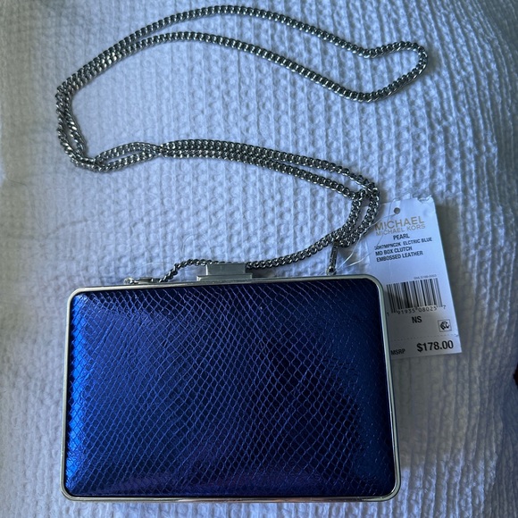 Electric blue embossed clutch - Picture 4 of 9